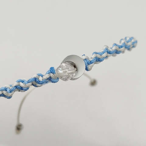 Bransoletka makramowa z kryształem górskim Bransoletka makramowa z kryształem górskim